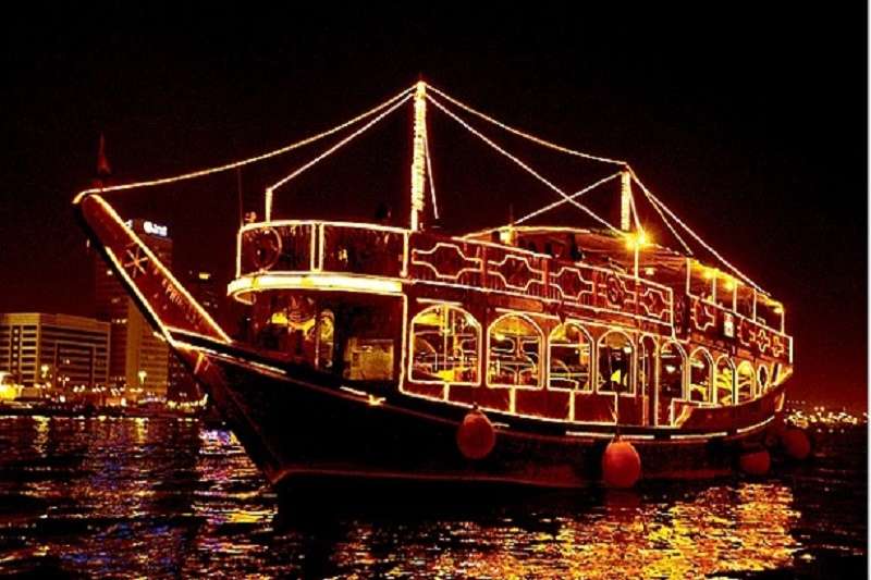 dhow cruise dinner